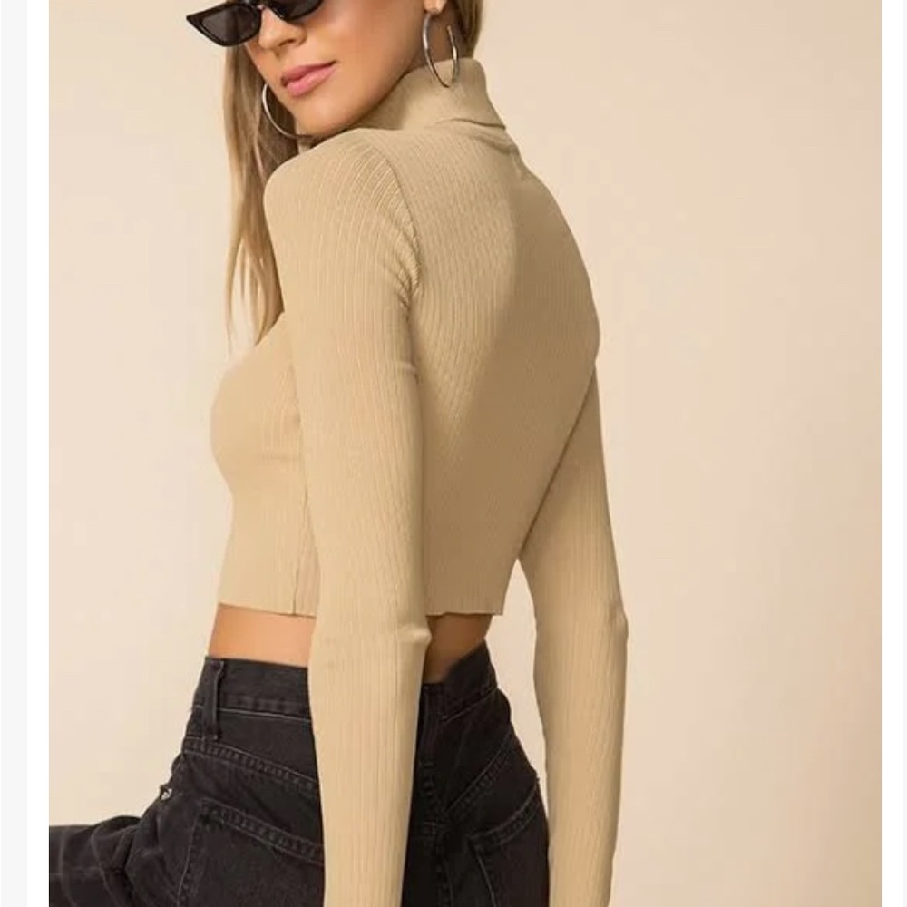 Superdown Tasha cutout sweater size S